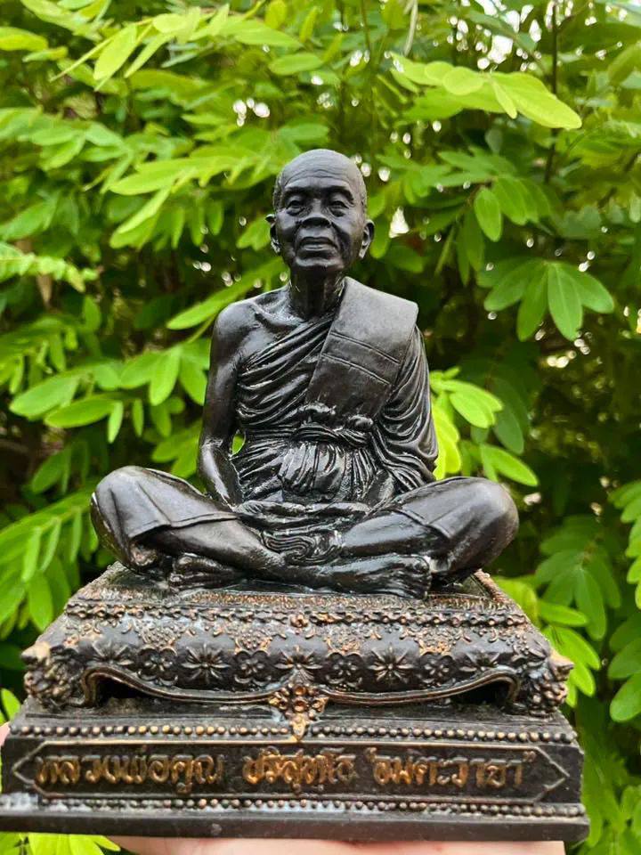 Rare Luang Phor Koon "Amata Wajaa" Statue 5" - B.E. 2540 (1997)