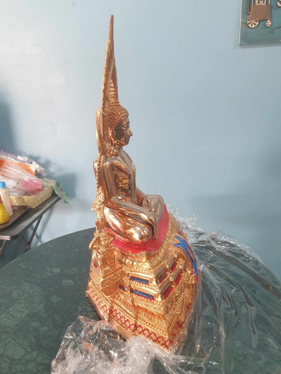🌟 Rare Phra Phuttha Chinnarat (9-Inch) - BE 2560 🌟
Special Edition: The Only Copper Model Ever Made