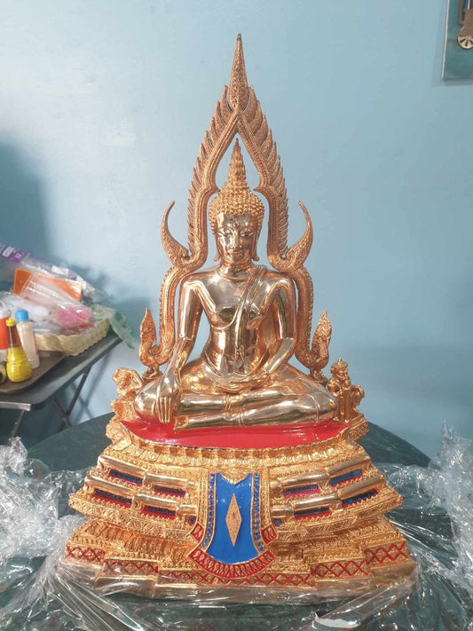 🌟 Rare Phra Phuttha Chinnarat (9-Inch) - BE 2560 🌟
Special Edition: The Only Copper Model Ever Made