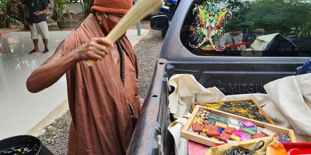 Thep Phatan Pon "Supreme Silver" Edition – 9 Gold Dots & 9 Silver Takruts (BE 2564)